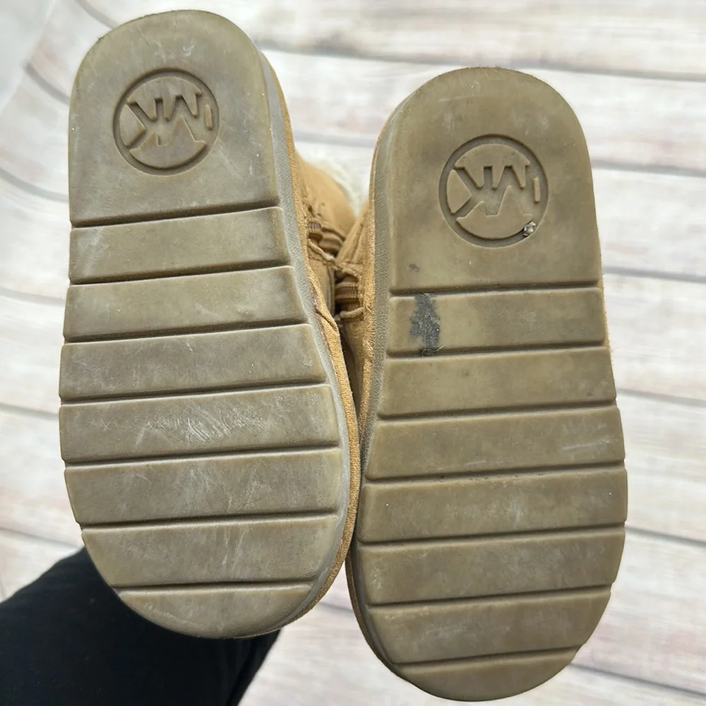 Michael Kors Lil Brownie Tan and Faux Fur Boots Girls Size 8